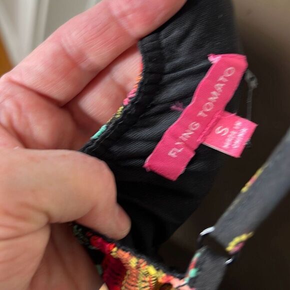 Flying Tomato ISLAND DREAMS WOVEN MAXI DRESS Size Small Nwot Black Floral - Picture 5 of 9